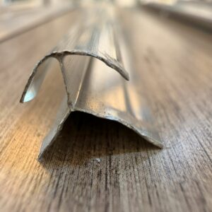 Perfil Angular Externo Plateado 2.44 metros