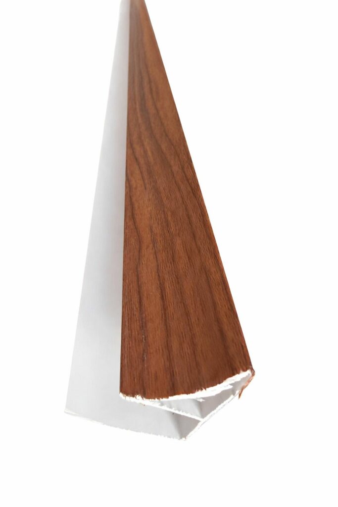 Cornisa Pvc 5.95 m Café Laminado