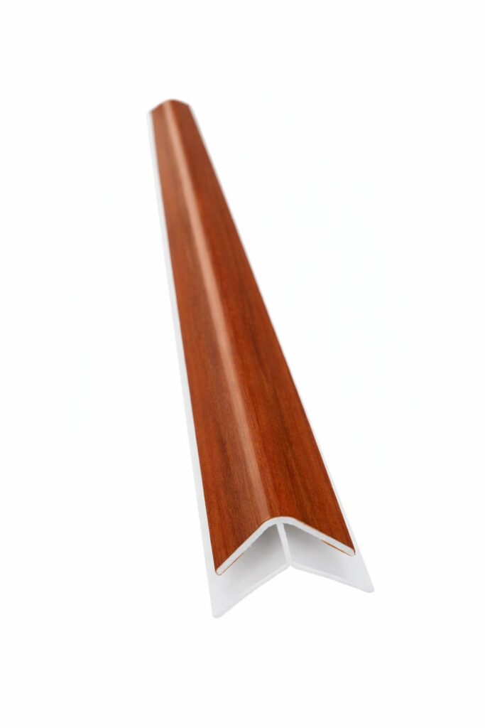 Angular Externo Pvc 5.95 m Cedro Laminado